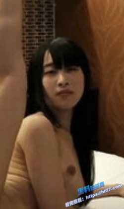 还得是大叔会玩 约炮极品瑜伽少妇 倒立吃鸡 各种高难度动作啪啪！2