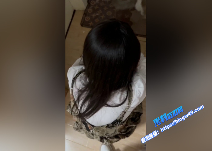 瓜友投稿！内蒙古呼和浩特极品小妹 喜欢来我家里撸猫 骚穴非常紧致 口交的样子很认真 想狠狠的内射她7