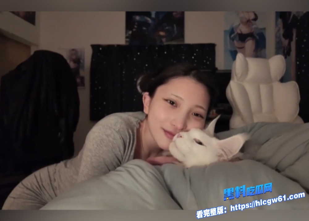 推特顶美福利姬小丁玩cos的线下接待大哥私拍骚货相当主动为大哥服务口爆吞精主动上位有钱就是好 11