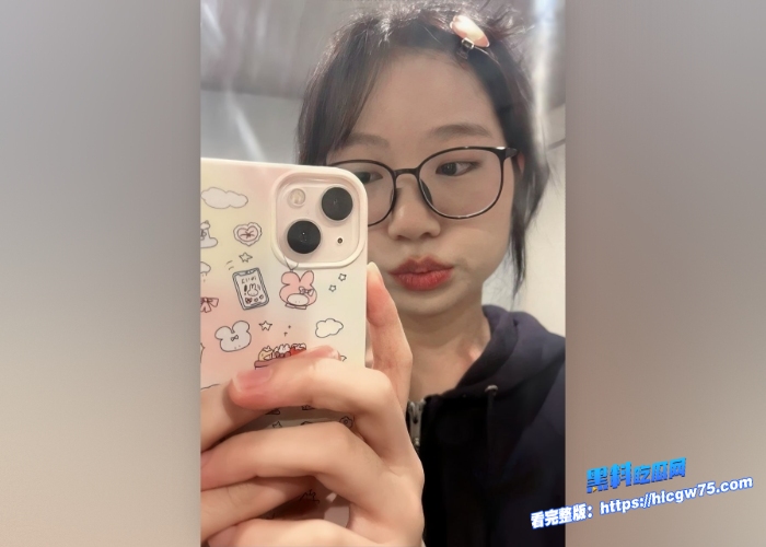 河南清纯眼镜学霸被富二代渣男视频曝光富哥口味独特美女玩腻了现在就喜欢搞学霸反差3 河南清纯眼镜学霸被富二代渣男视频曝光富哥口味独特美女玩腻了现在就喜欢搞学霸反差3