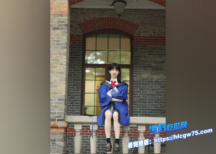 大学清纯学生妹与金主露脸性爱视频泄露被同学认出全校范围内疯传据说女主已经抑郁 图8