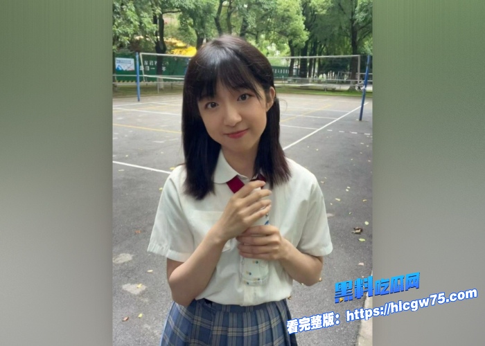 大学清纯学生妹与金主露脸性爱视频泄露被同学认出全校范围内疯传据说女主已经抑郁 图1