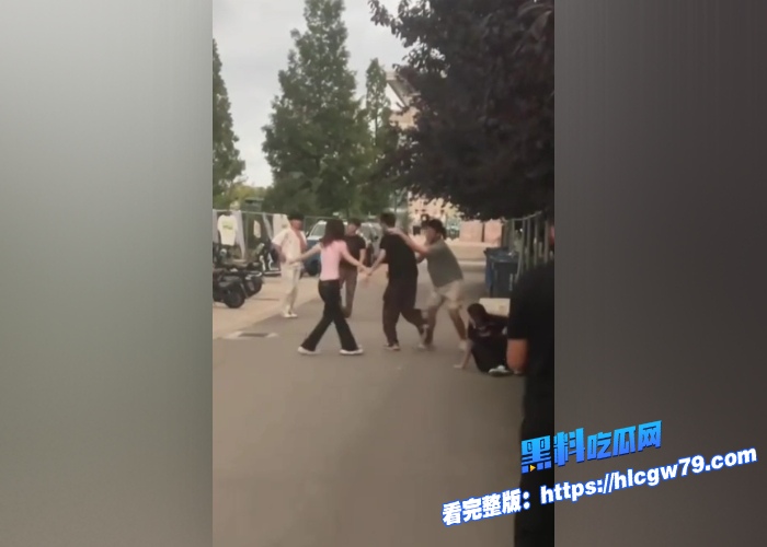 山东外事职业大学张宇泽脚踏两只船跟女生打起来了爱的时候插到最深不爱的时候拳打脚踢 图3 山东外事职业大学张宇泽脚踏两只船跟女生打起来了爱的时候插到最深不爱的时候拳打脚踢 图3