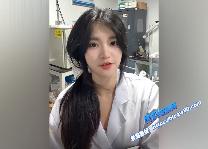 抖音眼镜女博士日日葵花 网恋奔现被偷拍性爱视频曝光!在床上超级婊比小姐都骚!就是喜欢眼镜妹够反差 图4 抖音眼镜女博士日日葵花 网恋奔现被偷拍性爱视频曝光!在床上超级婊比小姐都骚!就是喜欢眼镜妹够反差 图4