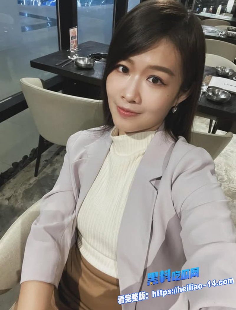湾网红御姐女神梁芸菲新作火爆来袭1