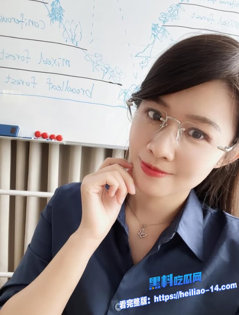 湾网红御姐女神梁芸菲新作火爆来袭5