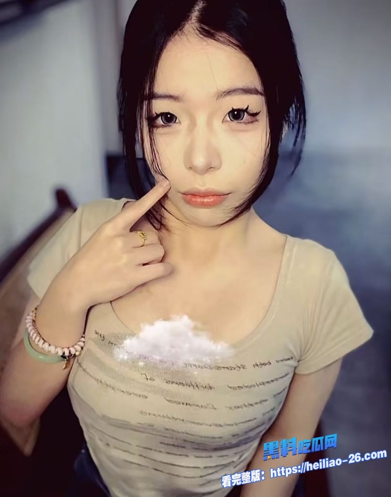 网红东坡先生约炮碎花裙小姐姐福利视频流出 4 网红东坡先生约炮碎花裙小姐姐福利视频流出 4