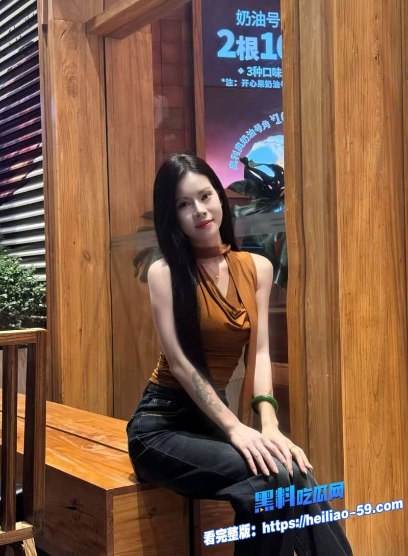极品性感淫妻带着结婚证与炮友去开房疯狂抽插精液射的证上全是1