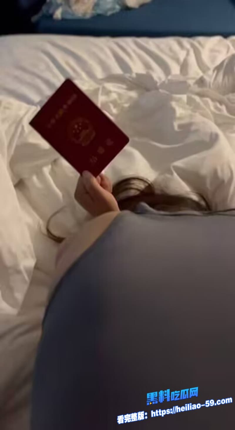 极品性感淫妻带着结婚证与炮友去开房疯狂抽插精液射的证上全是9