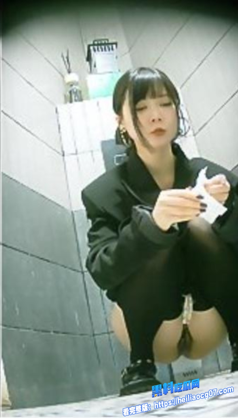 大学女厕课间偷拍7 大学女厕课间偷拍7