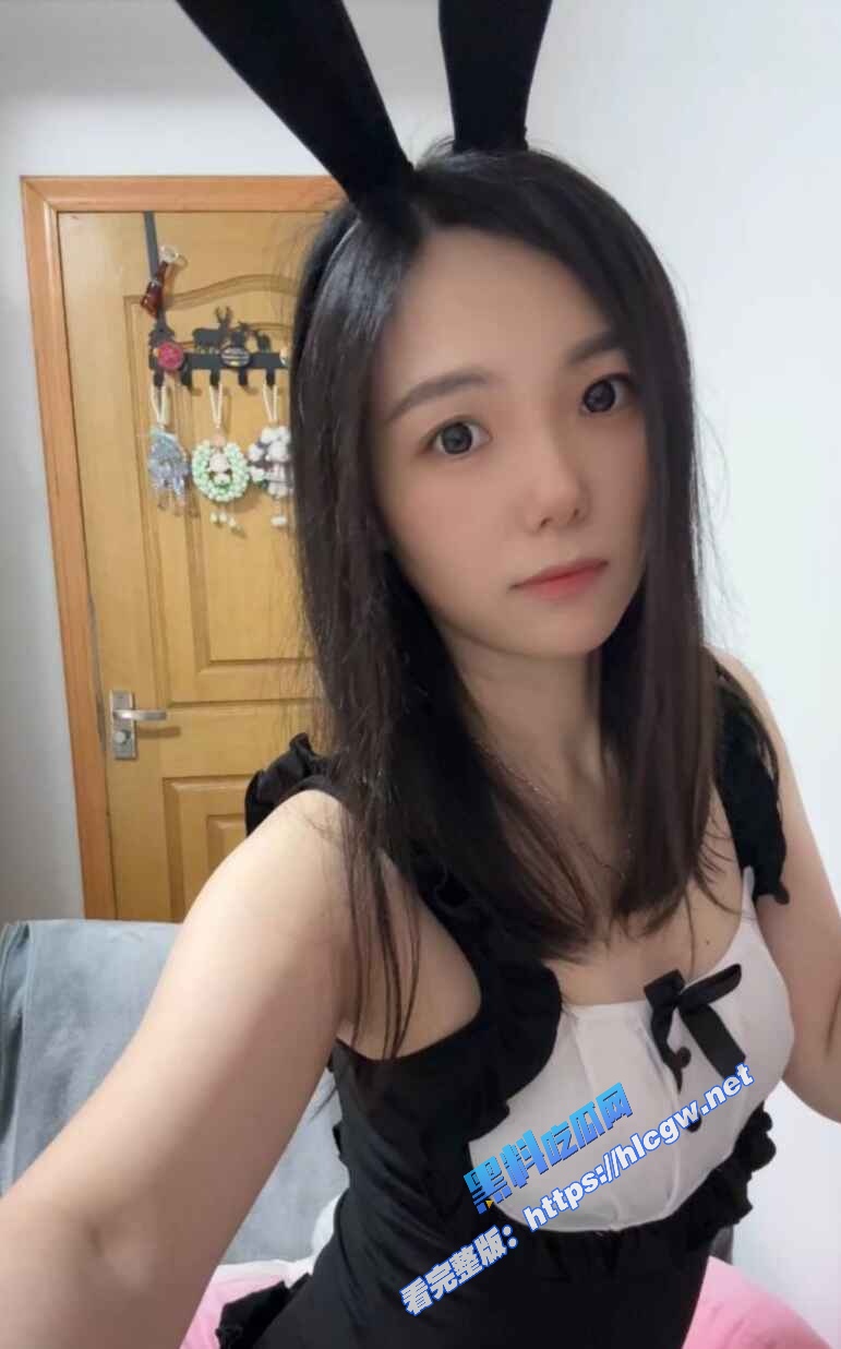 苏州世贸反差人妻薛千2