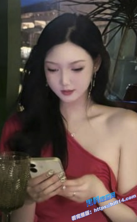 抖音快手网红 十三妖 火辣露脸视频疯传 云南美女口活炸裂 男友大花臂抢眼！3
