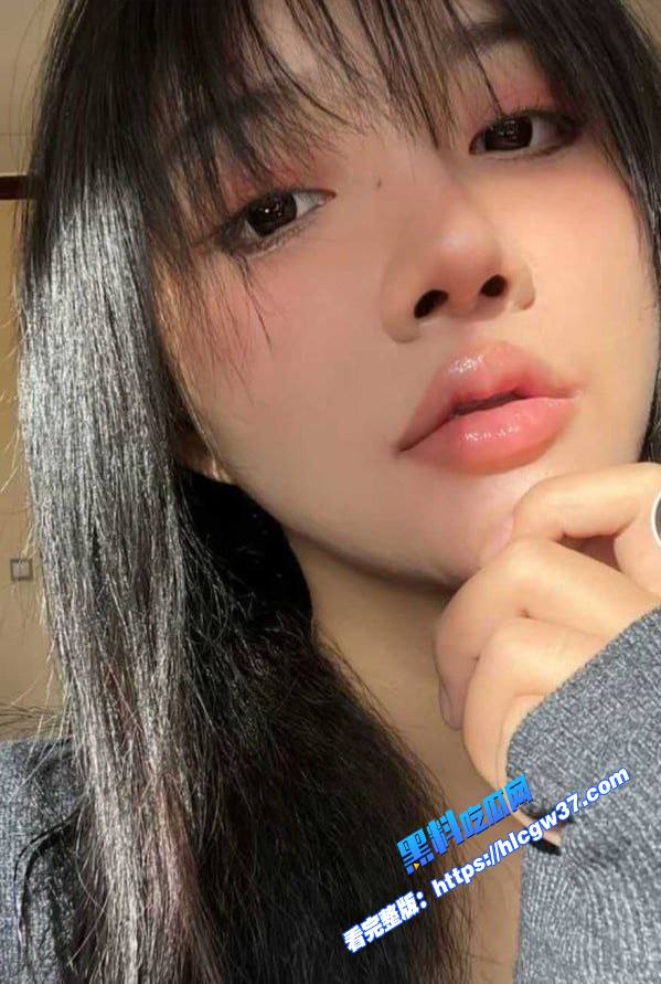 抖音网红韩雨薇和榜一大哥的线下实战视频泄密曝光高颜值美女也是个骚货 图2