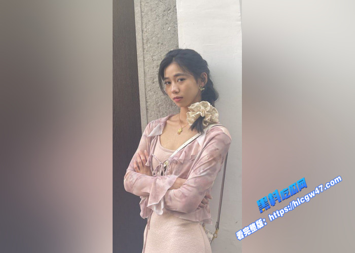 极品在校舞蹈生 调教视频被泄密 裸体倒立一字马 拴着狗链跪地爬行 掰开骚穴等着被入1 极品在校舞蹈生 调教视频被泄密 裸体倒立一字马 拴着狗链跪地爬行 掰开骚穴等着被入1