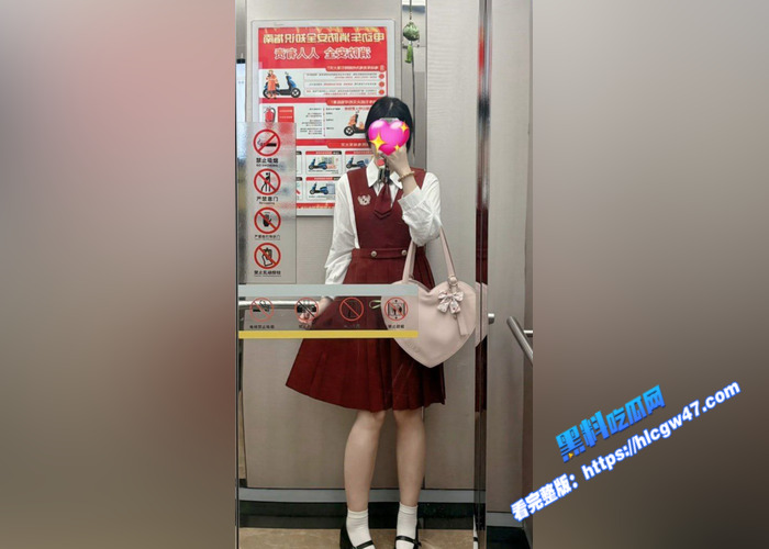 极品在校舞蹈生 调教视频被泄密 裸体倒立一字马 拴着狗链跪地爬行 掰开骚穴等着被入3 极品在校舞蹈生 调教视频被泄密 裸体倒立一字马 拴着狗链跪地爬行 掰开骚穴等着被入3