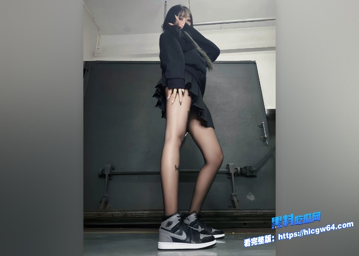 黑丝AJ校花与体育生约炮视频流出白袜体育生超强打桩机你舍不得骑的自行车别人已经开始蹬了暴力打桩操的女神高潮连连 图6