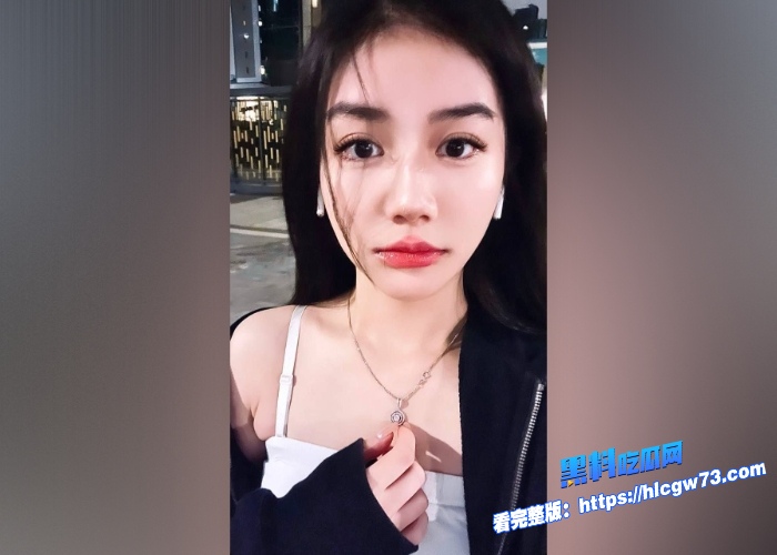 上海白富美女大遭校园渣男欺骗分手后被爆性爱视频清纯可爱的长相无毛馒头逼多少男人的梦这渣男不是人啊 图3