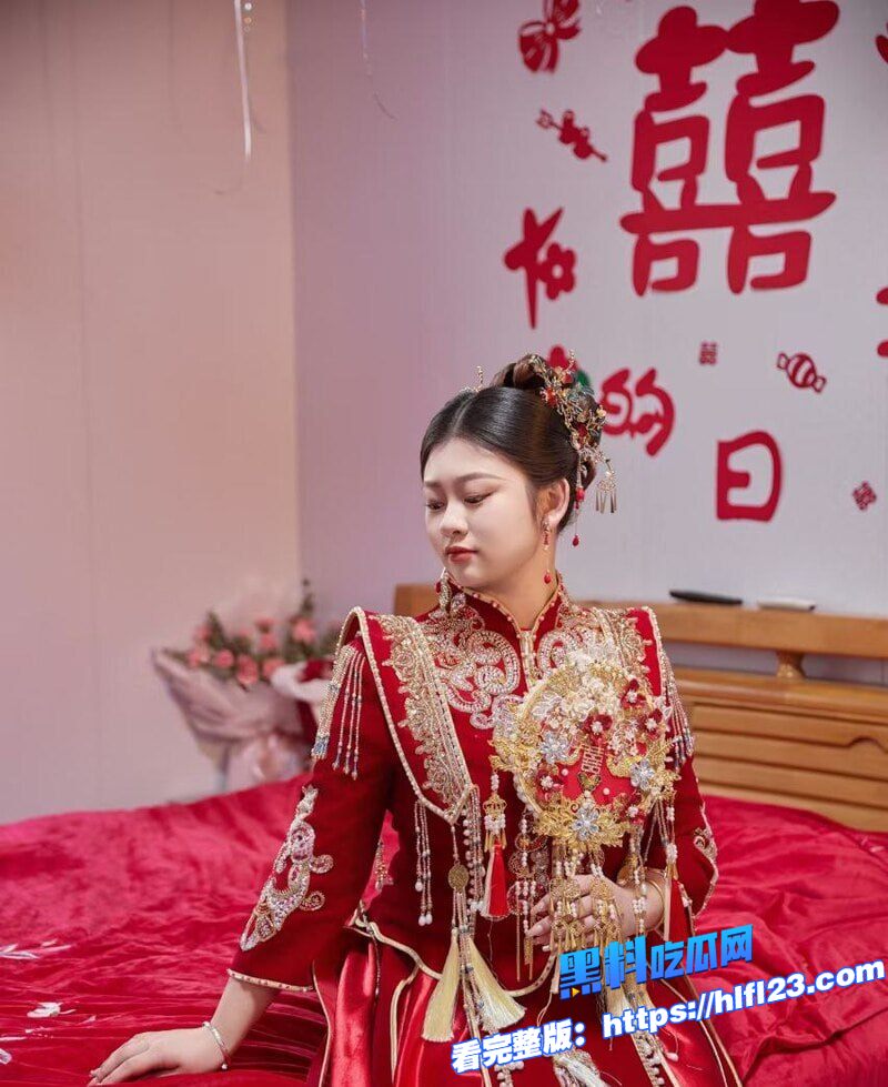 江苏已婚人妻 唐海微 婚后和老公两地分居 联系前男友无套做爱肛交 视频不慎流出！图3