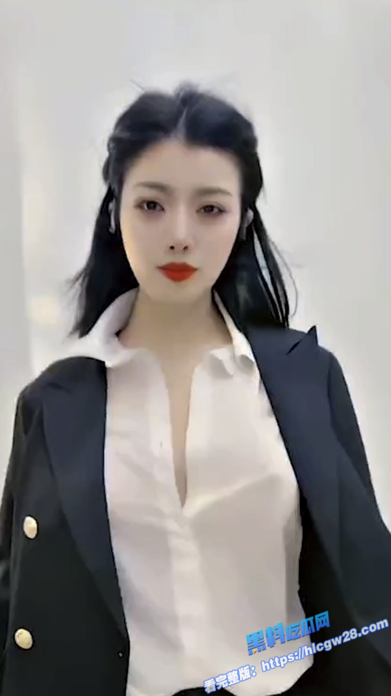 高颜值 杨晓花 反差婊露脸多套透明情趣制服露脸私拍视频流出！3