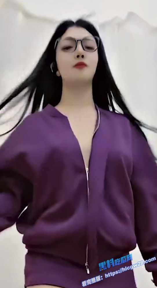 高颜值 杨晓花 反差婊露脸多套透明情趣制服露脸私拍视频流出！8