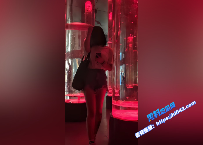 风韵犹存小少妇 被灌醉后露出淫荡本性 渴望大鸡鸡插入 被后入疯狂输出4 风韵犹存小少妇 被灌醉后露出淫荡本性 渴望大鸡鸡插入 被后入疯狂输出4