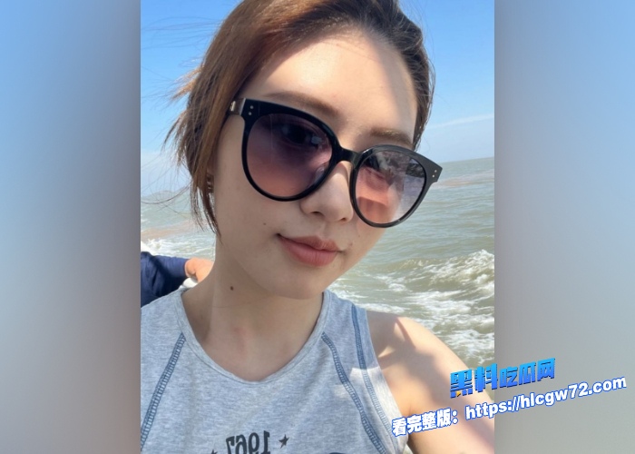 杭州浙商银行母狗周雪瑶性瘾极强爱玩3P背着男友外出约炮被内射海量性爱私拍疯传全网 图1