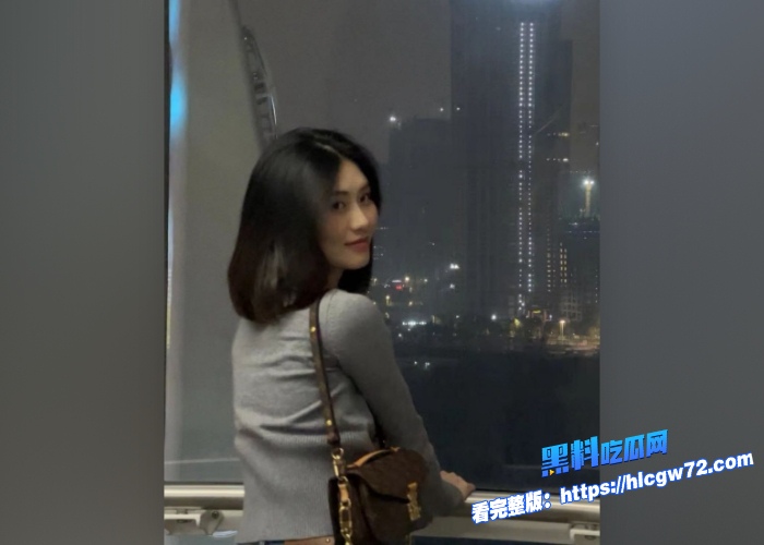 杭州浙商银行母狗周雪瑶性瘾极强爱玩3P背着男友外出约炮被内射海量性爱私拍疯传全网 图2