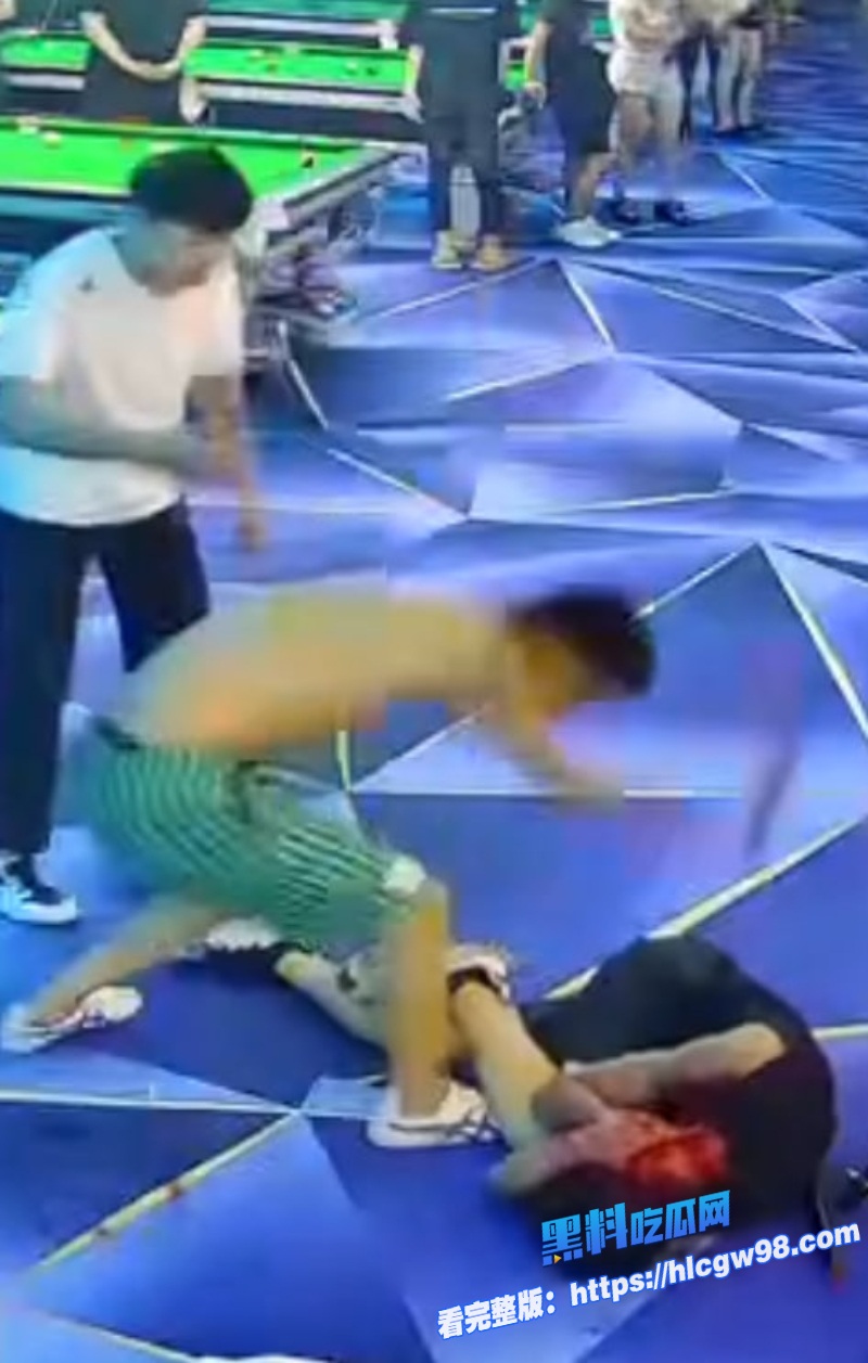 热搜圣体台球厅江湖刀枪炮聚集地各种奇葩暴力事件合集视频来袭23