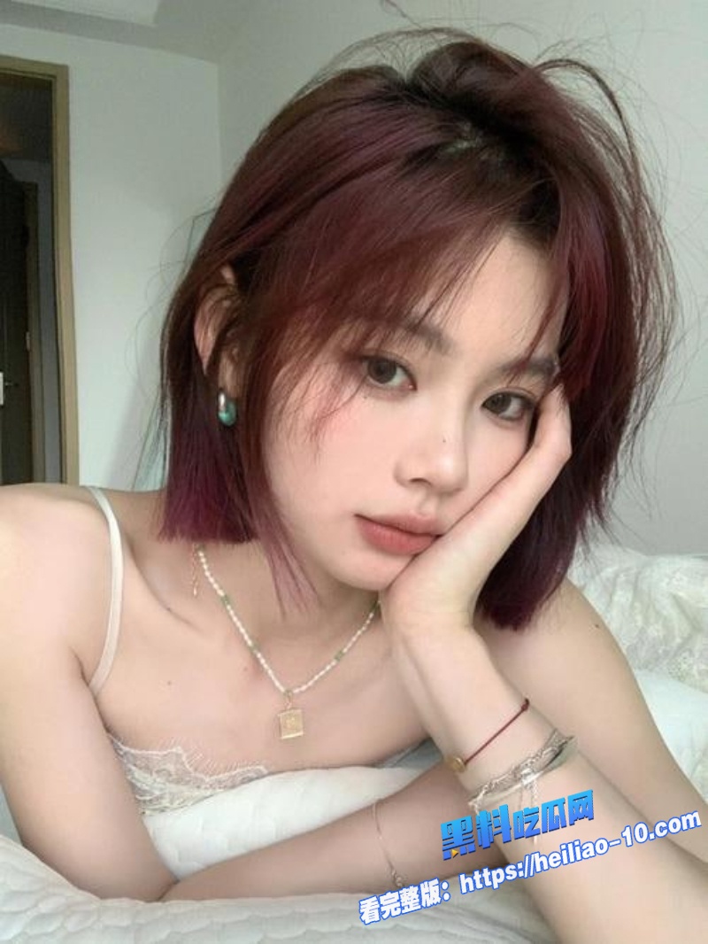 创兄妹乱伦性瘾表妹主动勾引哥哥被猛操淫舌舔逼打桩高潮喷水4