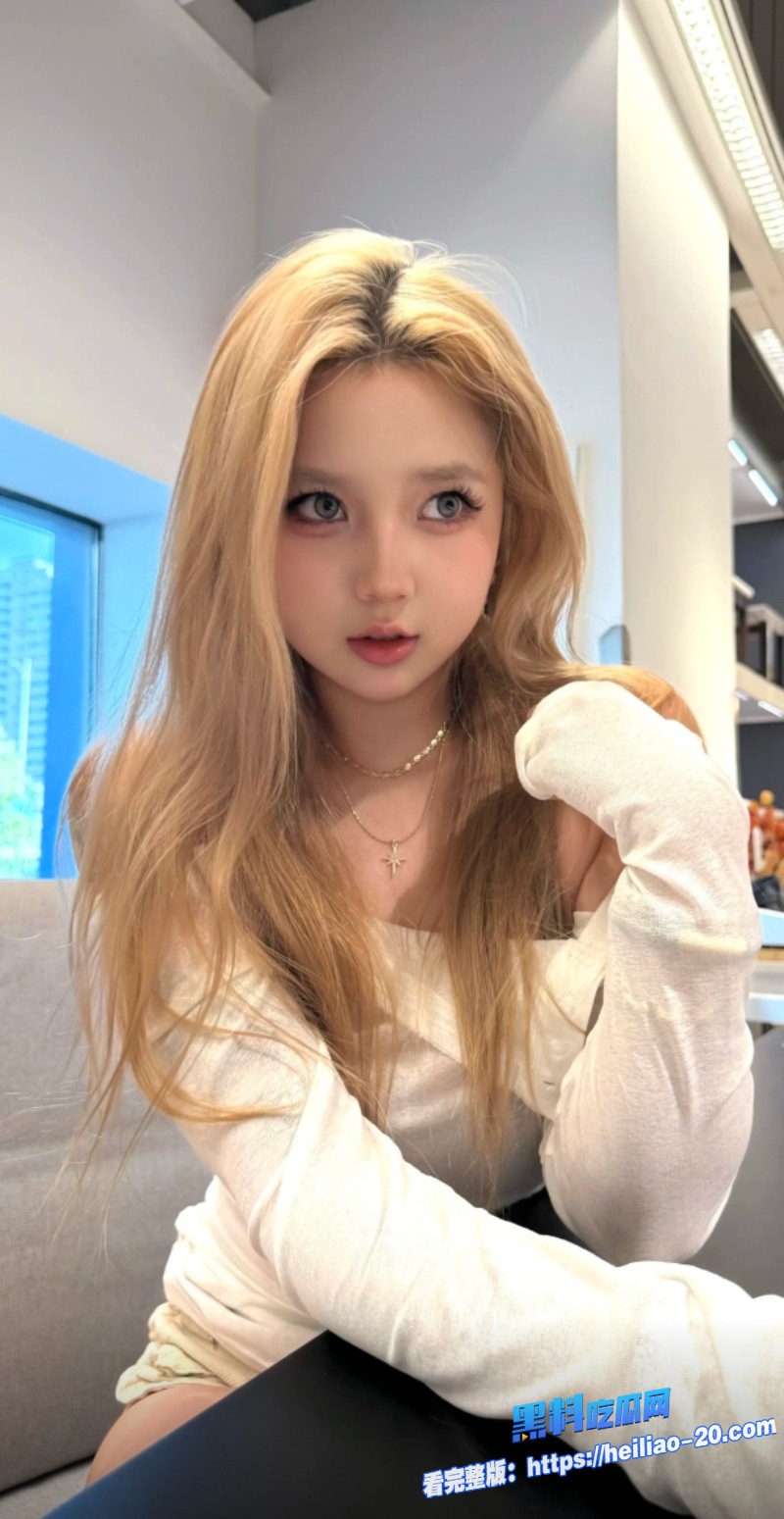 巨乳花臂乳钉女神Chloe私密自慰视频流出牛仔裤一拉无毛骚穴直接暴露水晶棒猛插呻吟不停 3