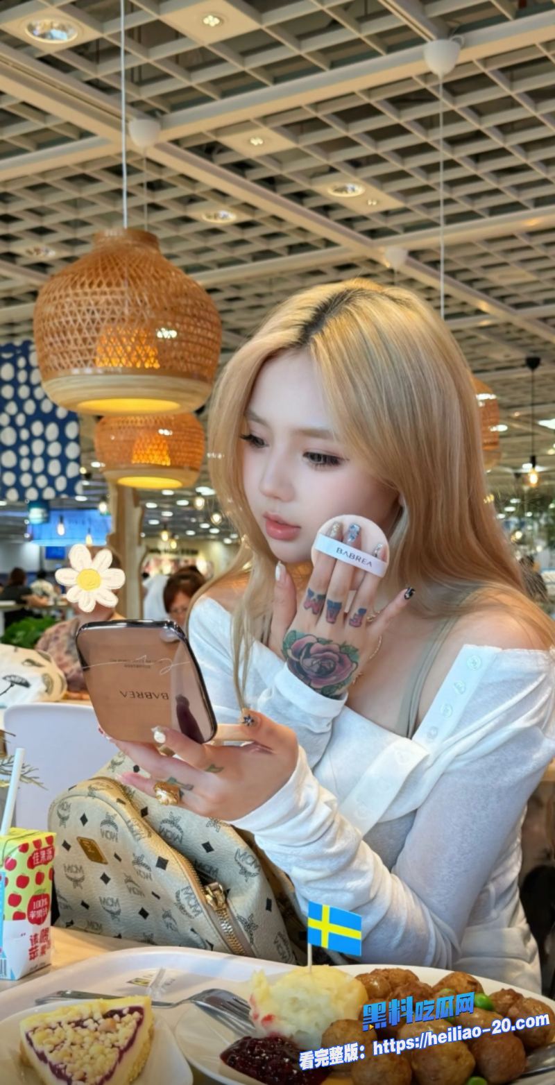 巨乳花臂乳钉女神Chloe私密自慰视频流出牛仔裤一拉无毛骚穴直接暴露水晶棒猛插呻吟不停 6