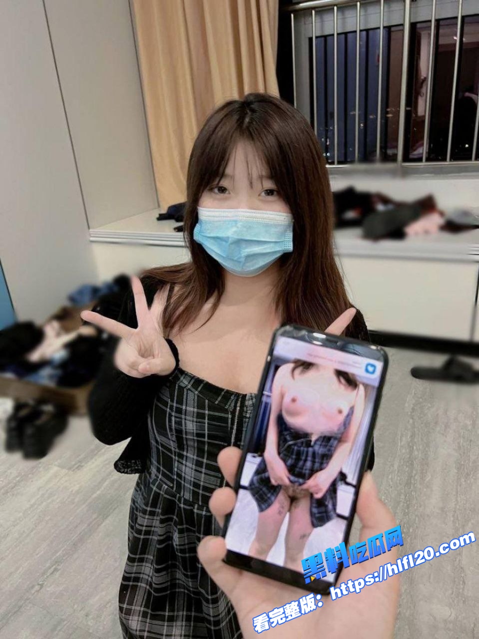 抖音网红美女 卟药酱紫 青春无敌极品纤细身材 反差感强 应粉丝要求脱光秀身材！图1