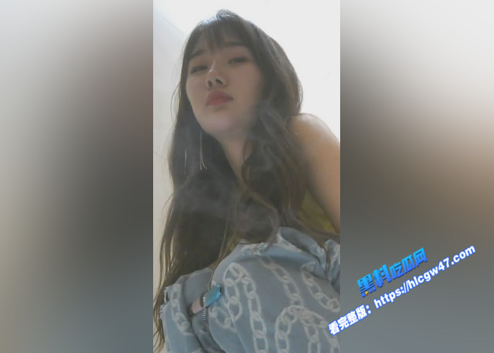 高清厕所偷拍!高档酒吧女厕 多角度偷拍高颜值陪酒小姐尿尿 让人大饱眼福1 高清厕所偷拍!高档酒吧女厕 多角度偷拍高颜值陪酒小姐尿尿 让人大饱眼福1