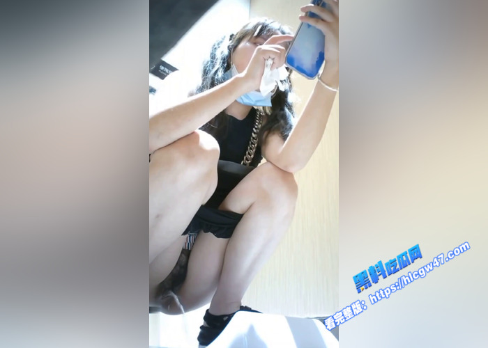 高清厕所偷拍!高档酒吧女厕 多角度偷拍高颜值陪酒小姐尿尿 让人大饱眼福10 高清厕所偷拍!高档酒吧女厕 多角度偷拍高颜值陪酒小姐尿尿 让人大饱眼福10