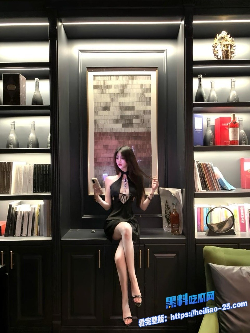 女儿一边和男朋友玩狼人杀一边感受了人生第一次高潮喷水禁忌爱欲一触即发 1