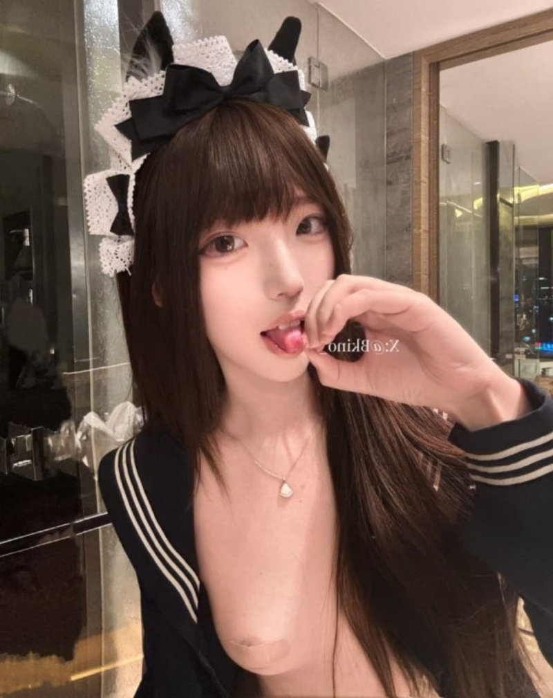 神仙颜值的高颜值推特网红博主菠萝酱6