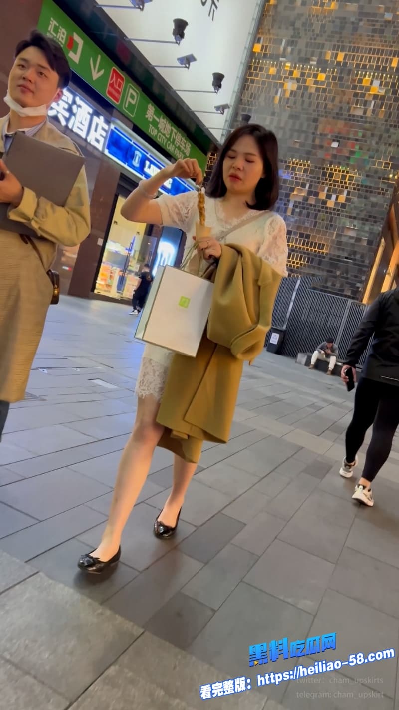 街头偷拍大神再出新作街头偷拍不穿内裤的极品学姐骚穴毛稀疏看的小编已去打了一发1 街头偷拍大神再出新作街头偷拍不穿内裤的极品学姐骚穴毛稀疏看的小编已去打了一发1