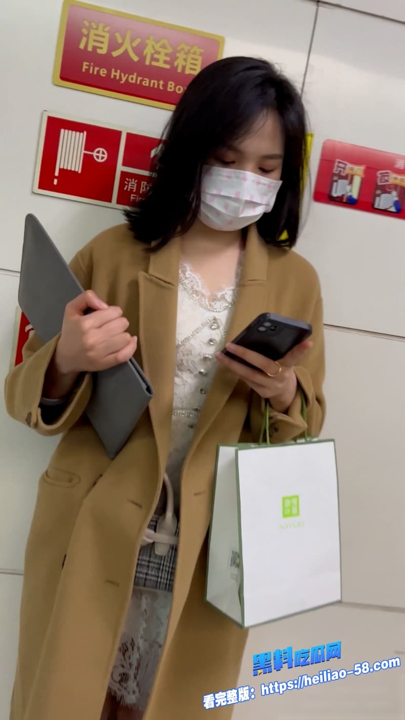 街头偷拍大神再出新作街头偷拍不穿内裤的极品学姐骚穴毛稀疏看的小编已去打了一发9 街头偷拍大神再出新作街头偷拍不穿内裤的极品学姐骚穴毛稀疏看的小编已去打了一发9