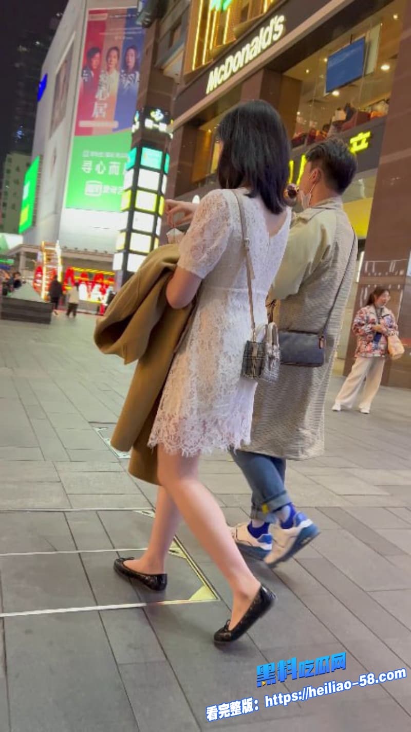 街头偷拍大神再出新作街头偷拍不穿内裤的极品学姐骚穴毛稀疏看的小编已去打了一发12 街头偷拍大神再出新作街头偷拍不穿内裤的极品学姐骚穴毛稀疏看的小编已去打了一发12