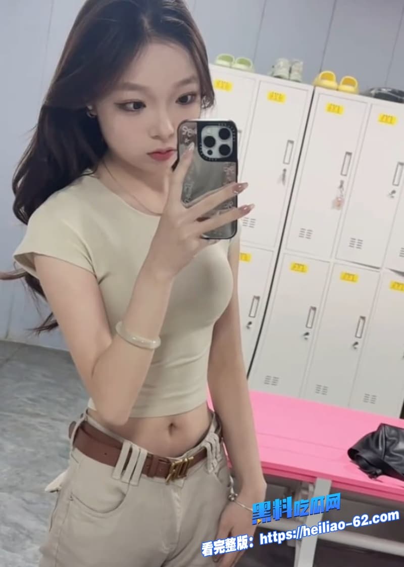 高颜值精神小妹被黄毛PUA轻松拿下酒店换花式制服疯狂吞精翘起臀部被无套疯狂打桩1 高颜值精神小妹被黄毛PUA轻松拿下酒店换花式制服疯狂吞精翘起臀部被无套疯狂打桩1