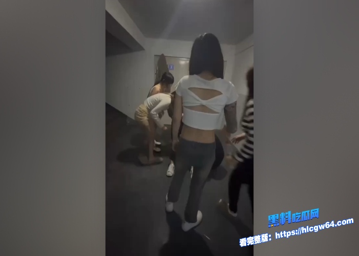 沈阳霸凌事件六元钱售卖视频曝光家长控诉18岁的女儿于3个月前在校外遭多名外校学生霸凌谁来管管这些精神小妹 图1 沈阳霸凌事件六元钱售卖视频曝光家长控诉18岁的女儿于3个月前在校外遭多名外校学生霸凌谁来管管这些精神小妹 图1