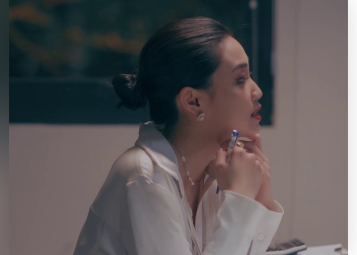 麻豆传媒宋南伊妖女榨汁感染者的蜕变神似女明星宋佳女上司化身榨精魅魔肉丝美腿勾引男下属3 麻豆传媒宋南伊妖女榨汁感染者的蜕变神似女明星宋佳女上司化身榨精魅魔肉丝美腿勾引男下属3