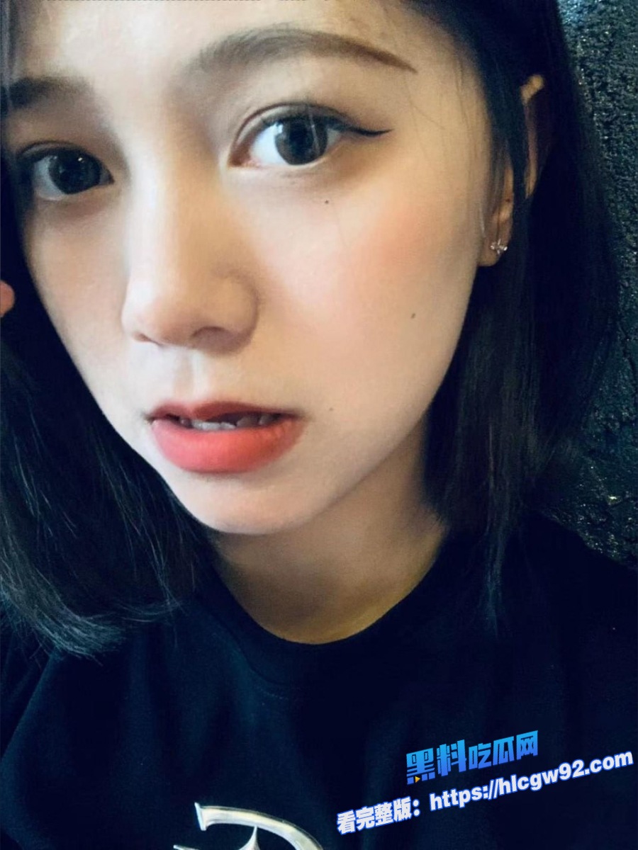 风骚人妻少妇的淫荡本性在镜头下展现的淋漓尽致 1 风骚人妻少妇的淫荡本性在镜头下展现的淋漓尽致 1