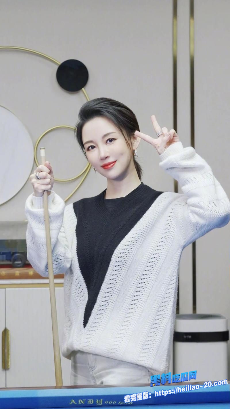 九球天后潘晓婷化身大奶上司的戴上假鸡巴肏男下属 2 九球天后潘晓婷化身大奶上司的戴上假鸡巴肏男下属 2