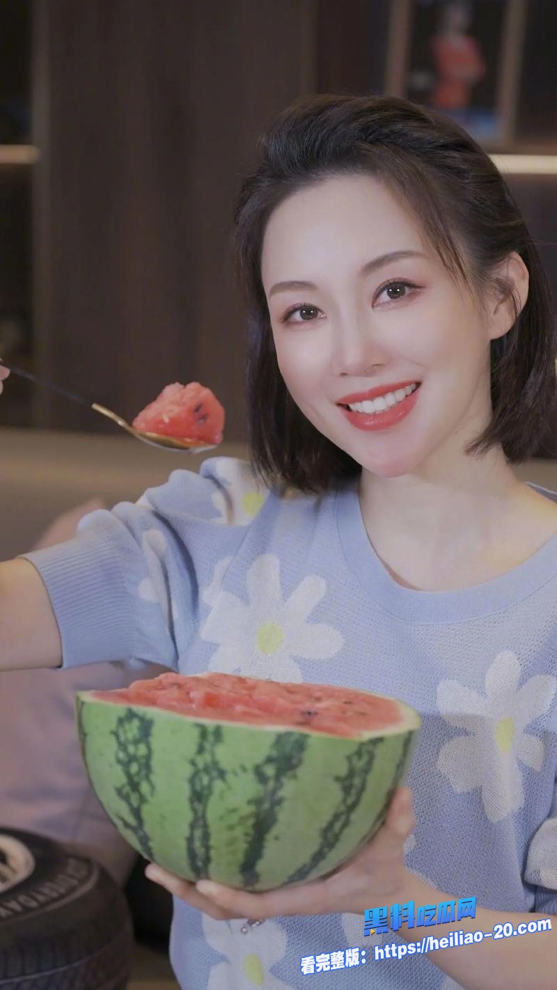 九球天后潘晓婷化身大奶上司的戴上假鸡巴肏男下属 3 九球天后潘晓婷化身大奶上司的戴上假鸡巴肏男下属 3
