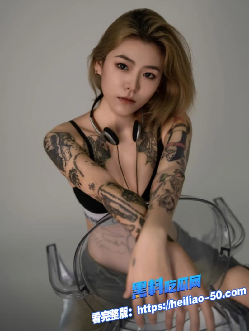 调教满背精神小妹视频流出表面高冷纹身妹调教后主动女上位狂扭求后入内射 7