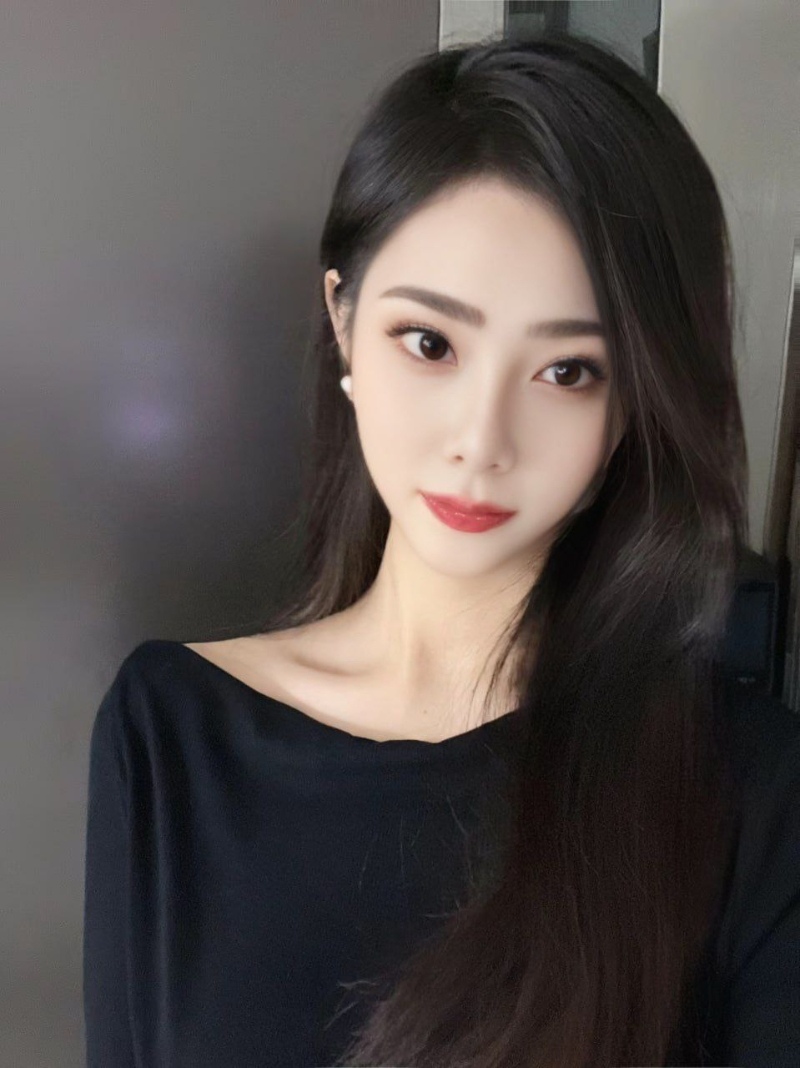 抖音百万粉网红F小奇塌房8