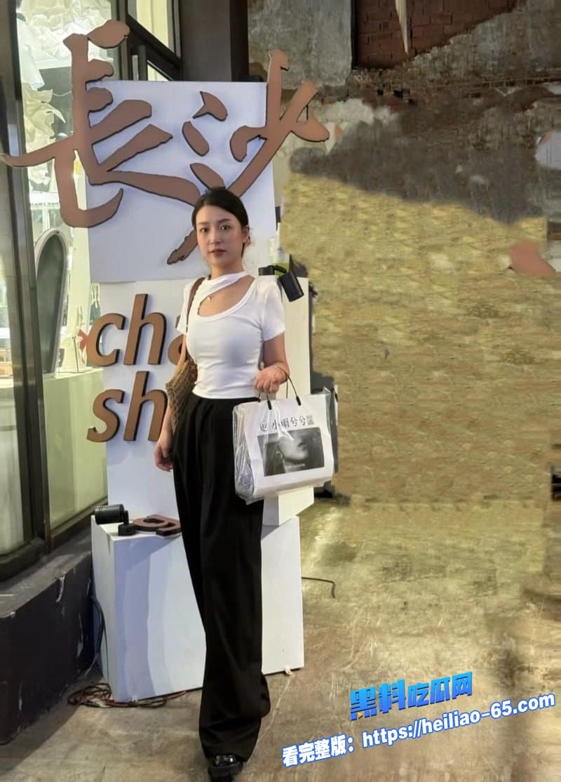 瓜友投稿杭州高颜值美女李娅琳私密视频爆出清纯女神竟和富二代酒店猛干太反差11