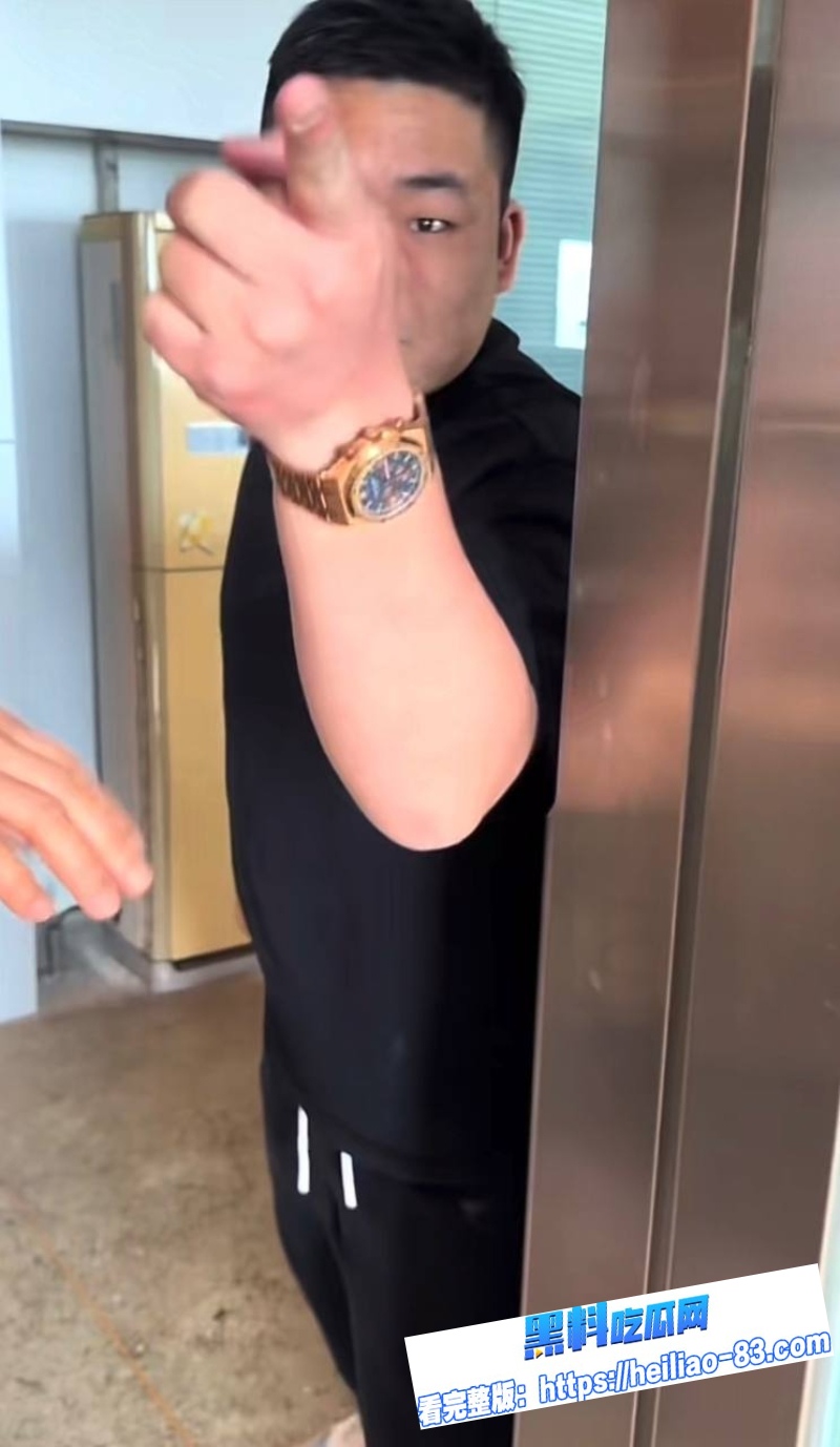 三鸥机械董事长周韬酒店偷情女股东深喉口交女上骑乘视频流出35 三鸥机械董事长周韬酒店偷情女股东深喉口交女上骑乘视频流出35
