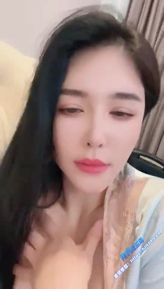 秀人网模特 刘钰儿 给金主爸爸发福利 自慰摸奶阳具插逼 浴室湿身刮B毛！5